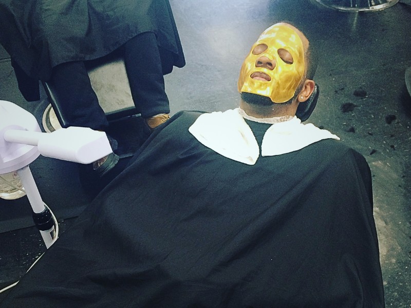Clarifying steam facial